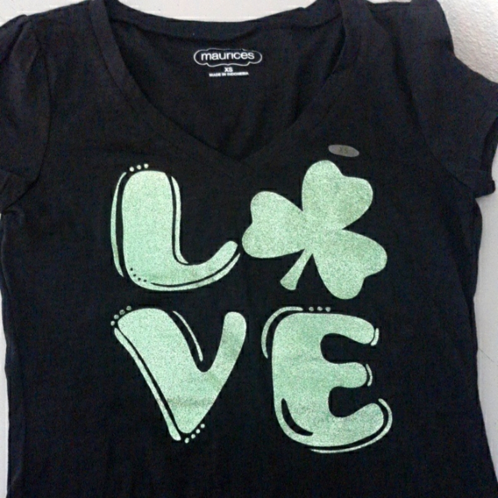 4 Leaf Clover LOVE T-shirt